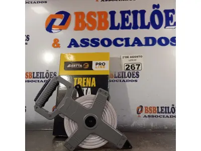 LOTE 267 - 01 TRENA DE FITA DE 50 METROS. (NOVO) (NO ESTADO) ATENÇÃO! FAZER A VISITAÇÃO ANTES DE ARREMATAR, NÃO SABEMOS SE FUNCIONA. LEILÃO NÃO TEM GARANTIA E NEM DEVOLUÇÃO, SUJEITO A POSSÍVEIS AVARIAS VISÍVEIS/OCULTAS E/OU AUSÊNCIA DE COMPONENTES.