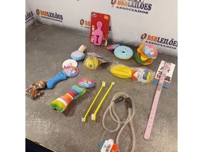 LOTE 337 - 01 LOTE COM VÁRIOS BRINQUEDOS PARA PET. (NOVO) (NO ESTADO) ATENÇÃO! FAZER A VISITAÇÃO ANTES DE ARREMATAR, NÃO SABEMOS SE FUNCIONA. LEILÃO NÃO TEM GARANTIA E NEM DEVOLUÇÃO, SUJEITO A POSSÍVEIS AVARIAS VISÍVEIS/OCULTAS E/OU AUSÊNCIA DE COMPONENTES.
