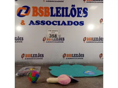 LOTE 358 - 01 LOTE COM VÁRIOS BRINQUEDOS PARA CACHORROS E GATOS COM 05 COLEIRAS AJUSTÁVEIS. (NOVO) (NO ESTADO) ATENÇÃO! FAZER A VISITAÇÃO ANTES DE ARREMATAR, NÃO SABEMOS SE FUNCIONA. LEILÃO NÃO TEM GARANTIA E NEM DEVOLUÇÃO, SUJEITO A POSSÍVEIS AVARIAS VISÍVEIS/OCULTAS E/OU AUSÊNCIA DE COMPONENTES.