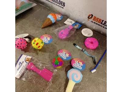 LOTE 356 - 01 LOTE COM VÁRIOS BRINQUEDOS PARA PET. (NOVO) (NO ESTADO) ATENÇÃO! FAZER A VISITAÇÃO ANTES DE ARREMATAR, NÃO SABEMOS SE FUNCIONA. LEILÃO NÃO TEM GARANTIA E NEM DEVOLUÇÃO, SUJEITO A POSSÍVEIS AVARIAS VISÍVEIS/OCULTAS E/OU AUSÊNCIA DE COMPONENTES.