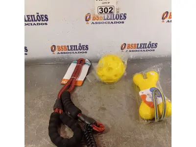 LOTE 302 - 01 LOTE COM VÁRIOS BRINQUEDOS PARA PET TAMANHO GG COLEIRA PARA CÃES DE ATÉ 40KG. (NOVO) (NO ESTADO) ATENÇÃO! FAZER A VISITAÇÃO ANTES DE ARREMATAR, NÃO SABEMOS SE FUNCIONA. LEILÃO NÃO TEM GARANTIA E NEM DEVOLUÇÃO, SUJEITO A POSSÍVEIS AVARIAS VISÍVEIS/OCULTAS E/OU AUSÊNCIA DE COMPONENTES.