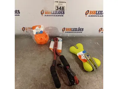 LOTE 348 - 01 LOTE COM VÁRIOS BRINQUEDOS PARA PET TAMANHO GG COLEIRA PARA CÃES DE ATÉ 40KG. (NOVO) (NO ESTADO) ATENÇÃO! FAZER A VISITAÇÃO ANTES DE ARREMATAR, NÃO SABEMOS SE FUNCIONA. LEILÃO NÃO TEM GARANTIA E NEM DEVOLUÇÃO, SUJEITO A POSSÍVEIS AVARIAS VISÍVEIS/OCULTAS E/OU AUSÊNCIA DE COMPONENTES.