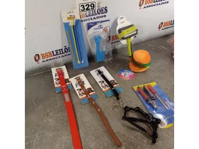 LOTE 329 - 01 LOTE COM VÁRIOS BRINQUEDOS PARA PET. (NOVO) (NO ESTADO) ATENÇÃO! FAZER A VISITAÇÃO ANTES DE ARREMATAR, NÃO SABEMOS SE FUNCIONA. LEILÃO NÃO TEM GARANTIA E NEM DEVOLUÇÃO, SUJEITO A POSSÍVEIS AVARIAS VISÍVEIS/OCULTAS E/OU AUSÊNCIA DE COMPONENTES.