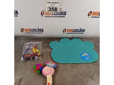 LOTE 358 - 01 LOTE COM VÁRIOS BRINQUEDOS PARA CACHORROS E GATOS COM 05 COLEIRAS AJUSTÁVEIS. (NOVO) (NO ESTADO) ATENÇÃO! FAZER A VISITAÇÃO ANTES DE ARREMATAR, NÃO SABEMOS SE FUNCIONA. LEILÃO NÃO TEM GARANTIA E NEM DEVOLUÇÃO, SUJEITO A POSSÍVEIS AVARIAS VISÍVEIS/OCULTAS E/OU AUSÊNCIA DE COMPONENTES.