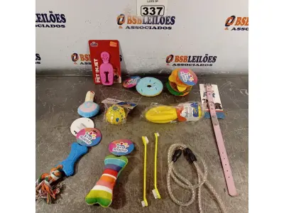 LOTE 337 - 01 LOTE COM VÁRIOS BRINQUEDOS PARA PET. (NOVO) (NO ESTADO) ATENÇÃO! FAZER A VISITAÇÃO ANTES DE ARREMATAR, NÃO SABEMOS SE FUNCIONA. LEILÃO NÃO TEM GARANTIA E NEM DEVOLUÇÃO, SUJEITO A POSSÍVEIS AVARIAS VISÍVEIS/OCULTAS E/OU AUSÊNCIA DE COMPONENTES.