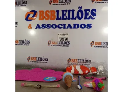 LOTE 359 - 01 LOTE COM 01 COLEIRA AJUSTÁVEL E BRINQUEDOS PARA GATOS E 01 TAPETE. (NOVO) (NO ESTADO) ATENÇÃO! FAZER A VISITAÇÃO ANTES DE ARREMATAR, NÃO SABEMOS SE FUNCIONA. LEILÃO NÃO TEM GARANTIA E NEM DEVOLUÇÃO, SUJEITO A POSSÍVEIS AVARIAS VISÍVEIS/OCULTAS E/OU AUSÊNCIA DE COMPONENTES.