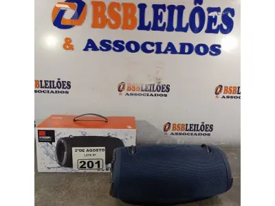 LOTE 201 - 01 CAIXA DE SOM WIRELESS COM CABOS E ALÇA TAMANHO G. (NOVO) (NO ESTADO) ATENÇÃO! FAZER A VISITAÇÃO ANTES DE ARREMATAR, NÃO SABEMOS SE FUNCIONA. LEILÃO NÃO TEM GARANTIA E NEM DEVOLUÇÃO, SUJEITO A POSSÍVEIS AVARIAS VISÍVEIS/OCULTAS E/OU AUSÊNCIA DE COMPONENTES.