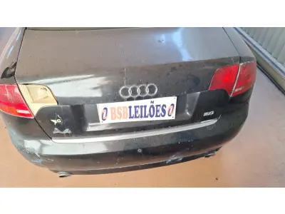 LOTE 506 - AUDI A4 1.8 TURBO, 2006/2007. TETO SOLAR, MULTITRONIC, TODAS ARO 18, COMPLETO. HOMOCINÉTICA ESQUERDA E TRIZETA QUEBRADA. (NO ESTADO)