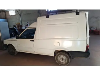 LOTE 505 - 01 FIAT FIORINO FORGÃO FLEX, ANO 2010/2011, NA COR BRANCA (NO ESTADO)
