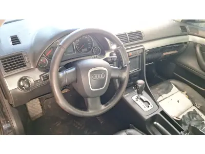 LOTE 506 - AUDI A4 1.8 TURBO, 2006/2007. TETO SOLAR, MULTITRONIC, TODAS ARO 18, COMPLETO. HOMOCINÉTICA ESQUERDA E TRIZETA QUEBRADA. (NO ESTADO)