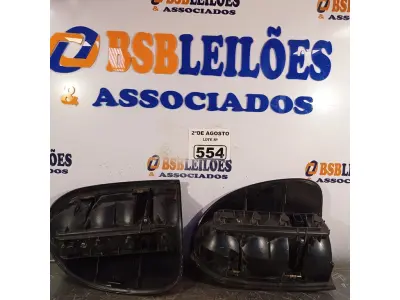 LOTE 554 - 01 PAR DE LANTERNAS TRASEIRAS DA GRAND CARAVAN. (NO ESTADO) ATENÇÃO! FAZER A VISITAÇÃO ANTES DE ARREMATAR, NÃO SABEMOS SE FUNCIONA. LEILÃO NÃO TEM GARANTIA E NEM DEVOLUÇÃO, SUJEITO A POSSÍVEIS AVARIAS VISÍVEIS/OCULTAS E/OU AUSÊNCIA DE COMPONENTES.