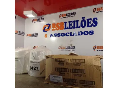 LOTE 427 - 02 FRASQUEIRA SUPPLY CLEAM COM 04 REFIS. (NO ESTADO) ATENÇÃO! FAZER A VISITAÇÃO ANTES DE ARREMATAR, NÃO SABEMOS SE FUNCIONA. LEILÃO NÃO TEM GARANTIA E NEM DEVOLUÇÃO, SUJEITO A POSSÍVEIS AVARIAS VISÍVEIS/OCULTAS E/OU AUSÊNCIA DE COMPONENTES).