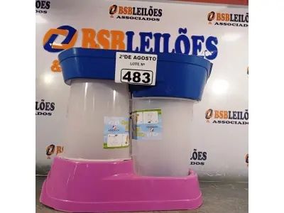 LOTE 483 - 02 COMEDOUROS PARA PET. (NOVO) (NO ESTADO) ATENÇÃO! FAZER A VISITAÇÃO ANTES DE ARREMATAR, NÃO SABEMOS SE FUNCIONA. LEILÃO NÃO TEM GARANTIA E NEM DEVOLUÇÃO, SUJEITO A POSSÍVEIS AVARIAS VISÍVEIS/OCULTAS E/OU AUSÊNCIA DE COMPONENTES).