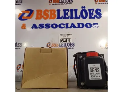 LOTE 641 - 01 AUTOTRANSFORMADOR 220/110V. (NO ESTADO) ATENÇÃO! FAZER A VISITAÇÃO ANTES DE ARREMATAR, NÃO SABEMOS SE FUNCIONA. LEILÃO NÃO TEM GARANTIA E NEM DEVOLUÇÃO, SUJEITO A POSSÍVEIS AVARIAS VISÍVEIS/OCULTAS E/OU AUSÊNCIA DE COMPONENTES.