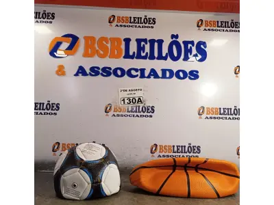 LOTE 130 - 01 BOLA DE BASQUETE E 01 BOLA DE FUTEBOL. (NO ESTADO) ATENÇÃO! FAZER A VISITAÇÃO ANTES DE ARREMATAR, NÃO SABEMOS SE FUNCIONA. LEILÃO NÃO TEM GARANTIA E NEM DEVOLUÇÃO, SUJEITO A POSSÍVEIS AVARIAS VISÍVEIS/OCULTAS E/OU AUSÊNCIA DE COMPONENTES.