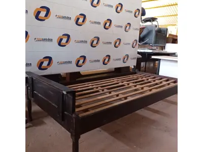 LOTE 671 - 01 CAMA DE SOLTEIRO EM IMBUIA DO POLO MADEIREIRO DO RIO GRANDE DO SUL.  (NO ESTADO) ATENÇÃO! FAZER A VISITAÇÃO ANTES DE ARREMATAR, NÃO SABEMOS SE FUNCIONA. LEILÃO NÃO TEM GARANTIA E NEM DEVOLUÇÃO, SUJEITO A POSSÍVEIS AVARIAS VISÍVEIS/OCULTAS E/OU AUSÊNCIA DE COMPONENTES.
