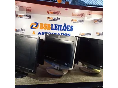 LOTE 539 - 05 MONITORES MARCAS E MODELOS DIVERSOS. (NO ESTADO) ATENÇÃO! FAZER A VISITAÇÃO ANTES DE ARREMATAR, NÃO SABEMOS SE FUNCIONA. LEILÃO NÃO TEM GARANTIA E NEM DEVOLUÇÃO, SUJEITO A POSSÍVEIS AVARIAS VISÍVEIS/OCULTAS E/OU AUSÊNCIA DE COMPONENTES.