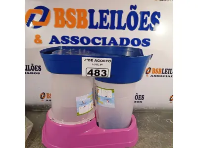LOTE 483 - 02 COMEDOUROS PARA PET. (NOVO) (NO ESTADO) ATENÇÃO! FAZER A VISITAÇÃO ANTES DE ARREMATAR, NÃO SABEMOS SE FUNCIONA. LEILÃO NÃO TEM GARANTIA E NEM DEVOLUÇÃO, SUJEITO A POSSÍVEIS AVARIAS VISÍVEIS/OCULTAS E/OU AUSÊNCIA DE COMPONENTES).