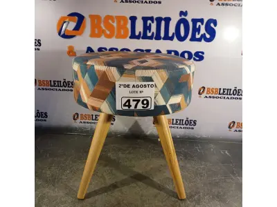 LOTE 479 - 01 PUFF/BANQUETA IMPERMEABILIZADO. (NO ESTADO) ATENÇÃO! FAZER A VISITAÇÃO ANTES DE ARREMATAR, NÃO SABEMOS SE FUNCIONA. LEILÃO NÃO TEM GARANTIA E NEM DEVOLUÇÃO, SUJEITO A POSSÍVEIS AVARIAS VISÍVEIS/OCULTAS E/OU AUSÊNCIA DE COMPONENTES).