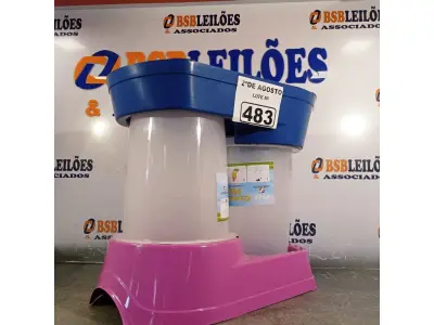 LOTE 483 - 02 COMEDOUROS PARA PET. (NOVO) (NO ESTADO) ATENÇÃO! FAZER A VISITAÇÃO ANTES DE ARREMATAR, NÃO SABEMOS SE FUNCIONA. LEILÃO NÃO TEM GARANTIA E NEM DEVOLUÇÃO, SUJEITO A POSSÍVEIS AVARIAS VISÍVEIS/OCULTAS E/OU AUSÊNCIA DE COMPONENTES).