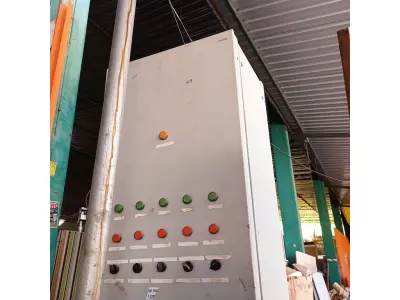 LOTE 680 - 01 QUADRO ELÉTRICO. (NO ESTADO) ATENÇÃO! FAZER A VISITAÇÃO ANTES DE ARREMATAR, NÃO SABEMOS SE FUNCIONA. LEILÃO NÃO TEM GARANTIA E NEM DEVOLUÇÃO, SUJEITO A POSSÍVEIS AVARIAS VISÍVEIS/OCULTAS E/OU AUSÊNCIA DE COMPONENTES.