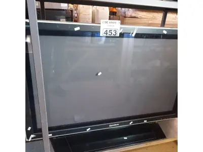 LOTE 453 - 01 TV GRADIENTE 42” POL PARA RETIRADA DE PEÇAS. (NO ESTADO) ATENÇÃO! FAZER A VISITAÇÃO ANTES DE ARREMATAR, NÃO SABEMOS SE FUNCIONA. LEILÃO NÃO TEM GARANTIA E NEM DEVOLUÇÃO, SUJEITO A POSSÍVEIS AVARIAS VISÍVEIS/OCULTAS E/OU AUSÊNCIA DE COMPONENTES).
