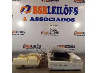 LOTE 433 - 01 VÍDEO PORTEIRO E 01 APARELHO DE TELEFONE MARCAS E MODELOS DIVERSOS. (NO ESTADO) ATENÇÃO! FAZER A VISITAÇÃO ANTES DE ARREMATAR, NÃO SABEMOS SE FUNCIONA. LEILÃO NÃO TEM GARANTIA E NEM DEVOLUÇÃO, SUJEITO A POSSÍVEIS AVARIAS VISÍVEIS/OCULTAS E/OU AUSÊNCIA DE COMPONENTES).