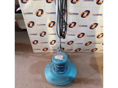 LOTE 547 - 01 ENCERADEIRA INDUSTRIAL. (NO ESTADO) ATENÇÃO! FAZER A VISITAÇÃO ANTES DE ARREMATAR, NÃO SABEMOS SE FUNCIONA. LEILÃO NÃO TEM GARANTIA E NEM DEVOLUÇÃO, SUJEITO A POSSÍVEIS AVARIAS VISÍVEIS/OCULTAS E/OU AUSÊNCIA DE COMPONENTES.