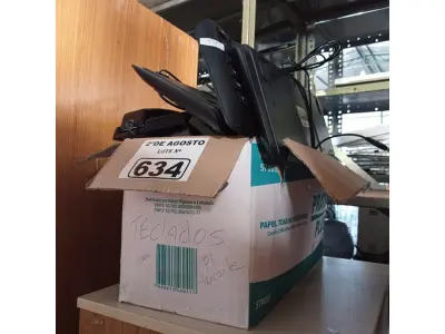 LOTE 634 - 01 LOTE COM VÁRIOS TECLADOS PARA PC MARCAS E MODELOS DIVERSOS. (NO ESTADO) ATENÇÃO! FAZER A VISITAÇÃO ANTES DE ARREMATAR, NÃO SABEMOS SE FUNCIONA. LEILÃO NÃO TEM GARANTIA E NEM DEVOLUÇÃO, SUJEITO A POSSÍVEIS AVARIAS VISÍVEIS/OCULTAS E/OU AUSÊNCIA DE COMPONENTES.