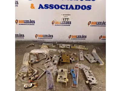 LOTE 177 - 01 LOTE COM VÁRIAS FECHADURAS MARCAS E MODELOS DIVERSOS. (NO ESTADO) ATENÇÃO! FAZER A VISITAÇÃO ANTES DE ARREMATAR, NÃO SABEMOS SE FUNCIONA. LEILÃO NÃO TEM GARANTIA E NEM DEVOLUÇÃO, SUJEITO A POSSÍVEIS AVARIAS VISÍVEIS/OCULTAS E/OU AUSÊNCIA DE COMPONENTES.