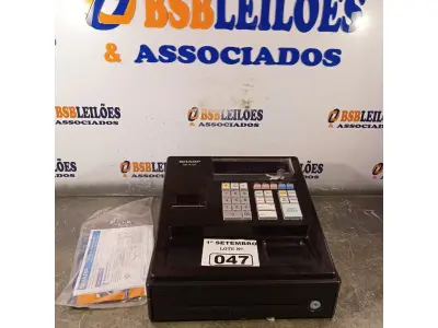LOTE 047 - 01 CAIXA REGISTRADORA MARCA SHARP MODELO XE-A107. (NO ESTADO) ATENÇÃO! FAZER A VISITAÇÃO ANTES DE ARREMATAR, NÃO SABEMOS SE FUNCIONA. LEILÃO NÃO TEM GARANTIA E NEM DEVOLUÇÃO, SUJEITO A POSSÍVEIS AVARIAS VISÍVEIS/OCULTAS E/OU AUSÊNCIA DE COMPONENTES.