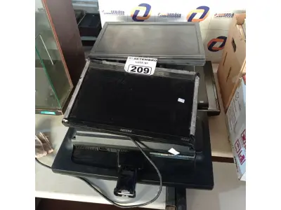 LOTE 209 - 08 MONITORES MARCAS E MODELOS DIVERSOS PARA RETIRADA DE PEÇAS. (NO ESTADO) ATENÇÃO! FAZER A VISITAÇÃO ANTES DE ARREMATAR, NÃO SABEMOS SE FUNCIONA. LEILÃO NÃO TEM GARANTIA E NEM DEVOLUÇÃO, SUJEITO A POSSÍVEIS AVARIAS VISÍVEIS/OCULTAS E/OU AUSÊNCIA DE COMPONENTES.