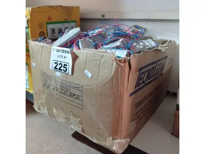 LOTE 225 - 01 LOTE COM GRANDE QUANTIDADE DE REATORES PARA LÂMPADAS FLUORESCENTE MARCAS E MODELOS DIVERSOS. (NO ESTADO) ATENÇÃO! FAZER A VISITAÇÃO ANTES DE ARREMATAR, NÃO SABEMOS SE FUNCIONA. LEILÃO NÃO TEM GARANTIA E NEM DEVOLUÇÃO, SUJEITO A POSSÍVEIS AVARIAS VISÍVEIS/OCULTAS E/OU AUSÊNCIA DE COMPONENTES.