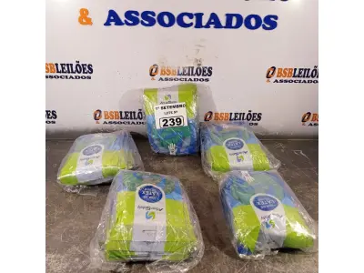 LOTE 239 - 05 PACOTES DE LUVAS DE LÁTEX SILVER TAMANHO “P”. (NO ESTADO) ATENÇÃO! FAZER A VISITAÇÃO ANTES DE ARREMATAR, NÃO SABEMOS SE FUNCIONA. LEILÃO NÃO TEM GARANTIA E NEM DEVOLUÇÃO, SUJEITO A POSSÍVEIS AVARIAS VISÍVEIS/OCULTAS E/OU AUSÊNCIA DE COMPONENTES.