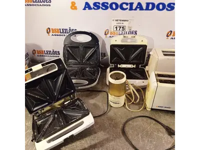 LOTE 175 - 03 SANDUICHEIRAS, 02 TORRADEIRAS, 01 MINI PROCESSADOR E 02 CAFETEIRAS INCOMPLETAS. (NO ESTADO) ATENÇÃO! FAZER A VISITAÇÃO ANTES DE ARREMATAR, NÃO SABEMOS SE FUNCIONA. LEILÃO NÃO TEM GARANTIA E NEM DEVOLUÇÃO, SUJEITO A POSSÍVEIS AVARIAS VISÍVEIS/OCULTAS E/OU AUSÊNCIA DE COMPONENTES.