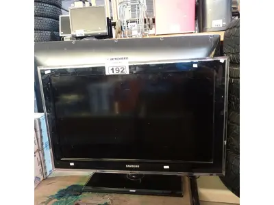LOTE 192 - 02 TV’S MARCAS E MODELOS DIVERSOS PARA RETIRADA DE PEÇAS. (NO ESTADO) ATENÇÃO! FAZER A VISITAÇÃO ANTES DE ARREMATAR, NÃO SABEMOS SE FUNCIONA. LEILÃO NÃO TEM GARANTIA E NEM DEVOLUÇÃO, SUJEITO A POSSÍVEIS AVARIAS VISÍVEIS/OCULTAS E/OU AUSÊNCIA DE COMPONENTES.