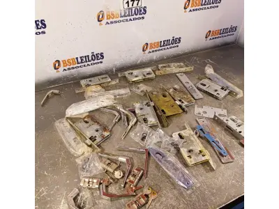 LOTE 177 - 01 LOTE COM VÁRIAS FECHADURAS MARCAS E MODELOS DIVERSOS. (NO ESTADO) ATENÇÃO! FAZER A VISITAÇÃO ANTES DE ARREMATAR, NÃO SABEMOS SE FUNCIONA. LEILÃO NÃO TEM GARANTIA E NEM DEVOLUÇÃO, SUJEITO A POSSÍVEIS AVARIAS VISÍVEIS/OCULTAS E/OU AUSÊNCIA DE COMPONENTES.