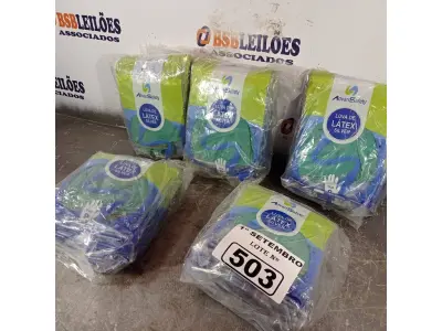 LOTE 503 - 05 PACOTES DE LUVAS DE LÁTEX SILVER TAMANHO “P”. (NO ESTADO) ATENÇÃO! FAZER A VISITAÇÃO ANTES DE ARREMATAR, NÃO SABEMOS SE FUNCIONA. LEILÃO NÃO TEM GARANTIA E NEM DEVOLUÇÃO, SUJEITO A POSSÍVEIS AVARIAS VISÍVEIS/OCULTAS E/OU AUSÊNCIA DE COMPONENTES.