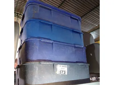 LOTE 573 - 04 CAIXAS MARMIBOX SENDO SÓ 01 COM TAMPA. (NO ESTADO) ATENÇÃO! FAZER A VISITAÇÃO ANTES DE ARREMATAR, NÃO SABEMOS SE FUNCIONA. LEILÃO NÃO TEM GARANTIA E NEM DEVOLUÇÃO, SUJEITO A POSSÍVEIS AVARIAS VISÍVEIS/OCULTAS E/OU AUSÊNCIA DE COMPONENTES.