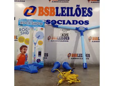LOTE 435 - 01 MICROFONE COM PEDESTAL ROCK STAR. (NO ESTADO) ATENÇÃO! FAZER A VISITAÇÃO ANTES DE ARREMATAR, NÃO SABEMOS SE FUNCIONA. LEILÃO NÃO TEM GARANTIA E NEM DEVOLUÇÃO, SUJEITO A POSSÍVEIS AVARIAS VISÍVEIS/OCULTAS E/OU AUSÊNCIA DE COMPONENTES.