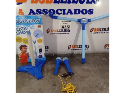 LOTE 435 - 01 MICROFONE COM PEDESTAL ROCK STAR. (NO ESTADO) ATENÇÃO! FAZER A VISITAÇÃO ANTES DE ARREMATAR, NÃO SABEMOS SE FUNCIONA. LEILÃO NÃO TEM GARANTIA E NEM DEVOLUÇÃO, SUJEITO A POSSÍVEIS AVARIAS VISÍVEIS/OCULTAS E/OU AUSÊNCIA DE COMPONENTES.