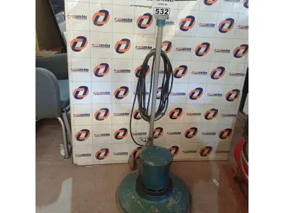 LOTE 532 - 01 ENCERADEIRA INDUSTRIAL. (NO ESTADO) ATENÇÃO! FAZER A VISITAÇÃO ANTES DE ARREMATAR, NÃO SABEMOS SE FUNCIONA. LEILÃO NÃO TEM GARANTIA E NEM DEVOLUÇÃO, SUJEITO A POSSÍVEIS AVARIAS VISÍVEIS/OCULTAS E/OU AUSÊNCIA DE COMPONENTES.