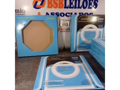 LOTE 613 - 08 LÂMPADAS FLUORESCENTE CIRCULAR 6400 40W. (NO ESTADO) ATENÇÃO! FAZER A VISITAÇÃO ANTES DE ARREMATAR, NÃO SABEMOS SE FUNCIONA. LEILÃO NÃO TEM GARANTIA E NEM DEVOLUÇÃO, SUJEITO A POSSÍVEIS AVARIAS VISÍVEIS/OCULTAS E/OU AUSÊNCIA DE COMPONENTES.