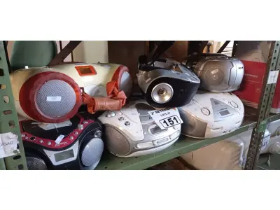 LOTE 151 - 09 APARELHOS DE SOM MARCAS E MODELOS DIVERSOS. (NO ESTADO) ATENÇÃO! FAZER A VISITAÇÃO ANTES DE ARREMATAR, NÃO SABEMOS SE FUNCIONA. LEILÃO NÃO TEM GARANTIA E NEM DEVOLUÇÃO, SUJEITO A POSSÍVEIS AVARIAS VISÍVEIS/OCULTAS E/OU AUSÊNCIA DE COMPONENTES.