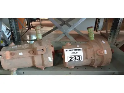 LOTE 233 - 02 BOMBAS D’AGUA. (NO ESTADO) ATENÇÃO! FAZER A VISITAÇÃO ANTES DE ARREMATAR, NÃO SABEMOS SE FUNCIONA. LEILÃO NÃO TEM GARANTIA E NEM DEVOLUÇÃO, SUJEITO A POSSÍVEIS AVARIAS VISÍVEIS/OCULTAS E/OU AUSÊNCIA DE COMPONENTES.