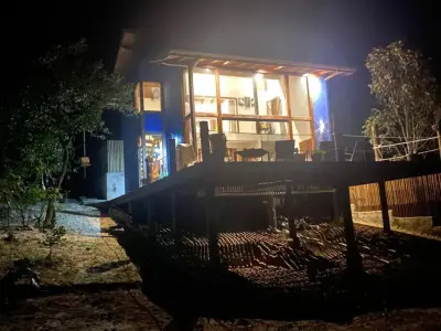 LOTE 001 - 01 LINDA CASA EM SÃO JORGE (MUNICÍPIO ALTO PARAÍSO), NO CORAÇÃO DA CHAPADA DOS VEADEIROS.    CASA DE 130M2, LOTE DA CASA 450M² APROXIMADA. (NO ESTADO)  (DOCUMENTAÇÃO CESSÃO DE DIREITO)