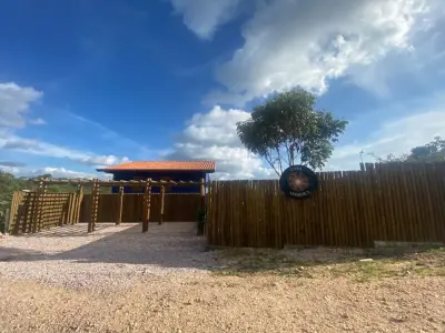 LOTE 001 - 01 LINDA CASA EM SÃO JORGE (MUNICÍPIO ALTO PARAÍSO), NO CORAÇÃO DA CHAPADA DOS VEADEIROS.    CASA DE 130M2, LOTE DA CASA 450M² APROXIMADA. (NO ESTADO)  (DOCUMENTAÇÃO CESSÃO DE DIREITO)