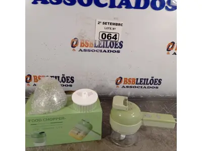 LOTE 064 - 01 TRITURADOR DE ALIMENTOS. (NO ESTADO) ATENÇÃO! FAZER A VISITAÇÃO ANTES DE ARREMATAR, NÃO SABEMOS SE FUNCIONA. LEILÃO NÃO TEM GARANTIA E NEM DEVOLUÇÃO, SUJEITO A POSSÍVEIS AVARIAS VISÍVEIS/OCULTAS E/OU AUSÊNCIA DE COMPONENTES.