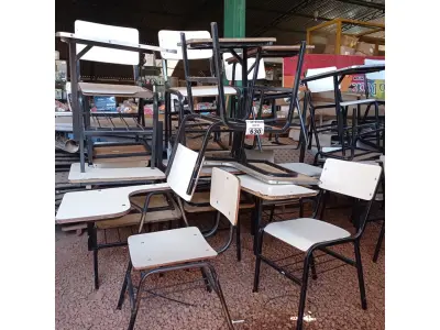 LOTE 630 - 12 CADEIRAS ESCOLAR. (NO ESTADO) ATENÇÃO! FAZER A VISITAÇÃO ANTES DE ARREMATAR, NÃO SABEMOS SE FUNCIONA. LEILÃO NÃO TEM GARANTIA E NEM DEVOLUÇÃO, SUJEITO A POSSÍVEIS AVARIAS VISÍVEIS/OCULTAS E/OU AUSÊNCIA DE COMPONENTES.