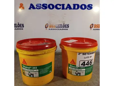 LOTE 446 - 02 BALDES DE SIKACRYL-203, SELANTE ACRÍLICO FLEXÍVEL 5KG. (NO ESTADO) ATENÇÃO! FAZER A VISITAÇÃO ANTES DE ARREMATAR, NÃO SABEMOS SE FUNCIONA. LEILÃO NÃO TEM GARANTIA E NEM DEVOLUÇÃO, SUJEITO A POSSÍVEIS AVARIAS VISÍVEIS/OCULTAS E/OU AUSÊNCIA DE COMPONENTES.